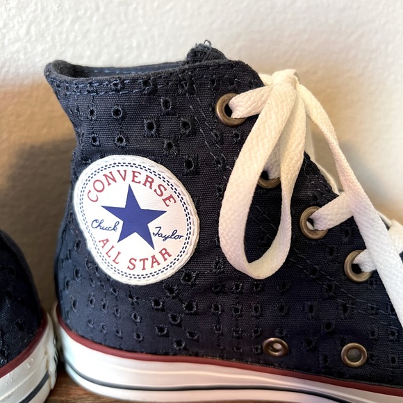 Rare Navy eyelet print Converse 7 1/2 - Picture 6 of 12